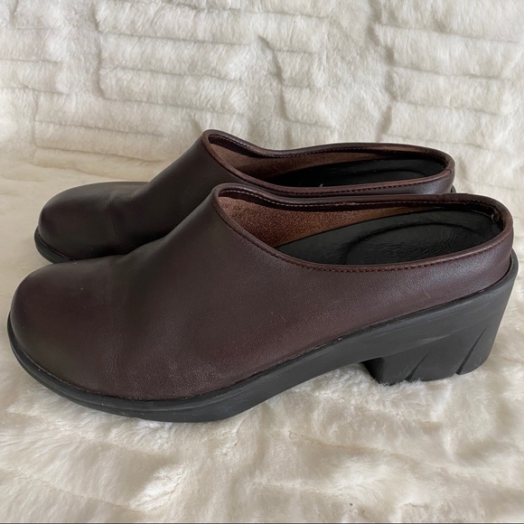 dansko clogs size 8